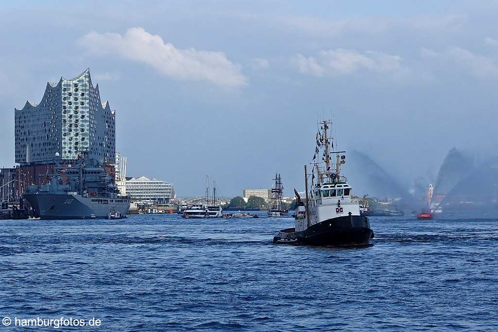 id526028 Hafengeburtstag Hamburg 2017, Hafencity mit Elphi