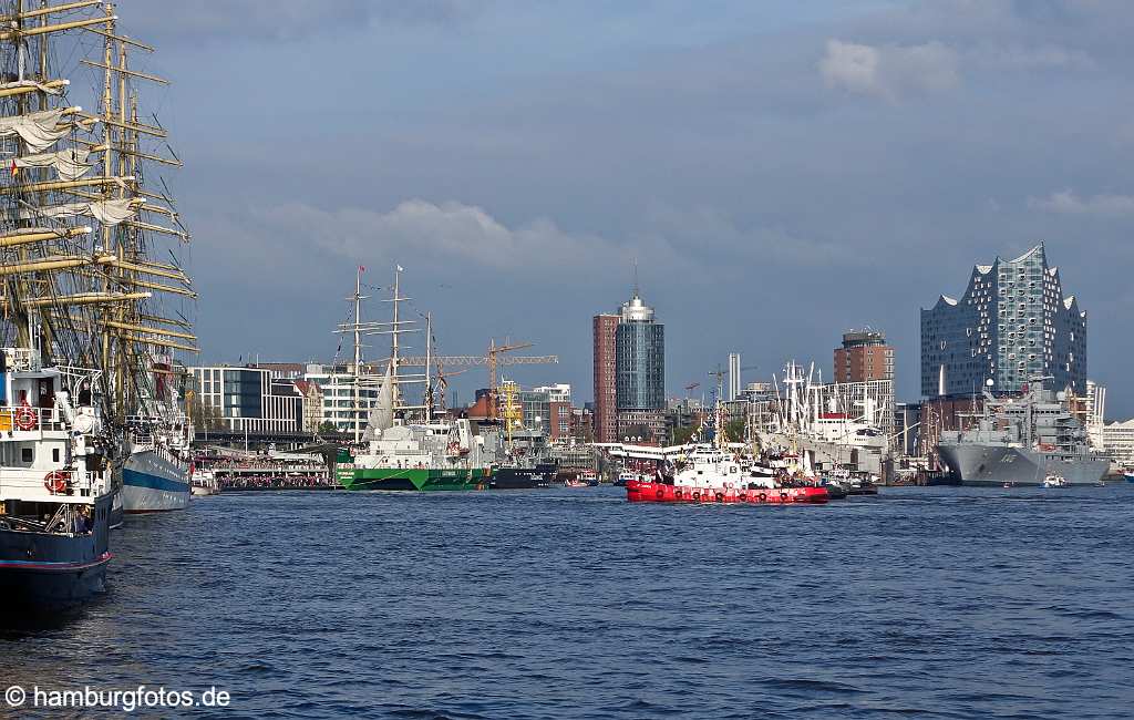 id526052 Hafengeburtstag Hamburg 2017, Windjammer mit Skyline