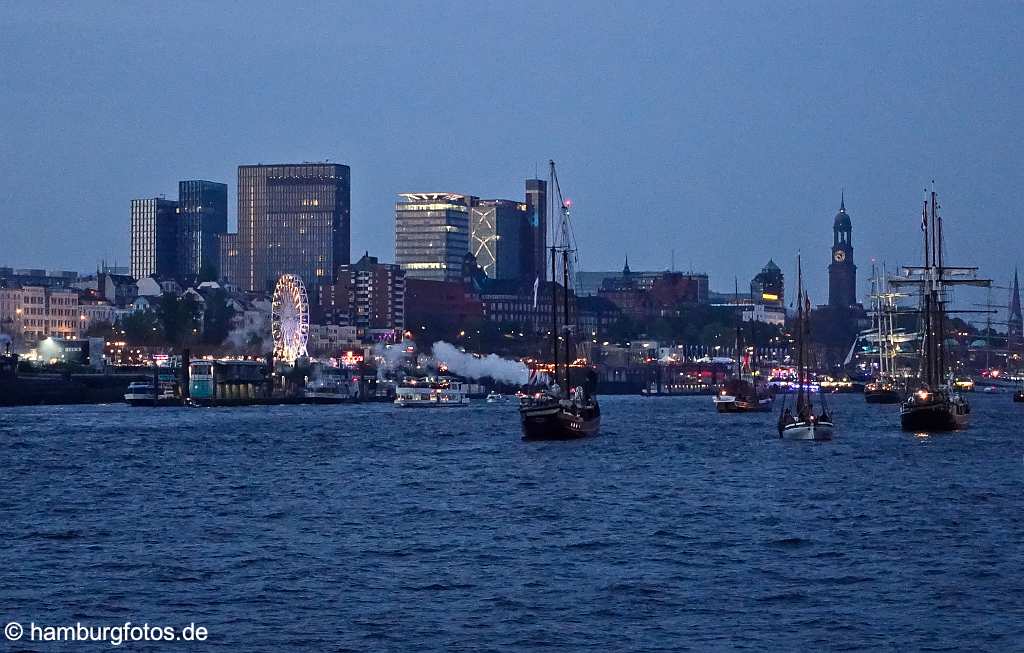 id526209 Hafengeburtstag Hamburg 2017, Skyline Hamburg