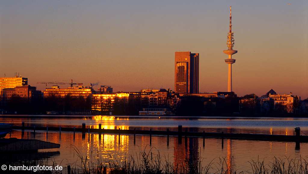 id102148 Alster im Sonneaufgang, CCH, Fernsehturm