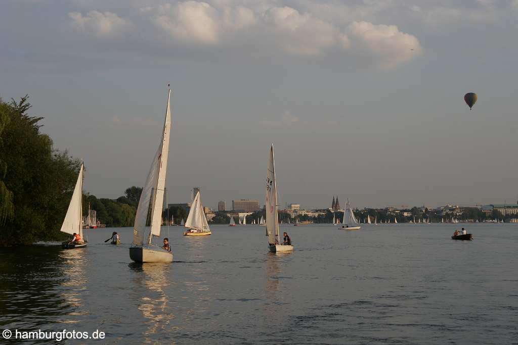 id105483 Segelboote im Abendlicht