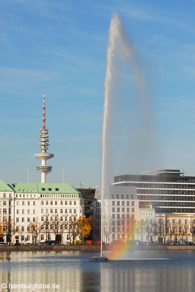 id111140 Hansestadt Hamburg | Alsterfontaine mit Regenbogen | Alster, Binnenalster, City, Deutschland, Fernsehturm, Germany, Hambourg, Hamburg, Hamburger, Hamburgo, Hotel vier Jahreszeiten, Innenstadt, Jungfernstieg, Norddeutschland, skyline, Stadt