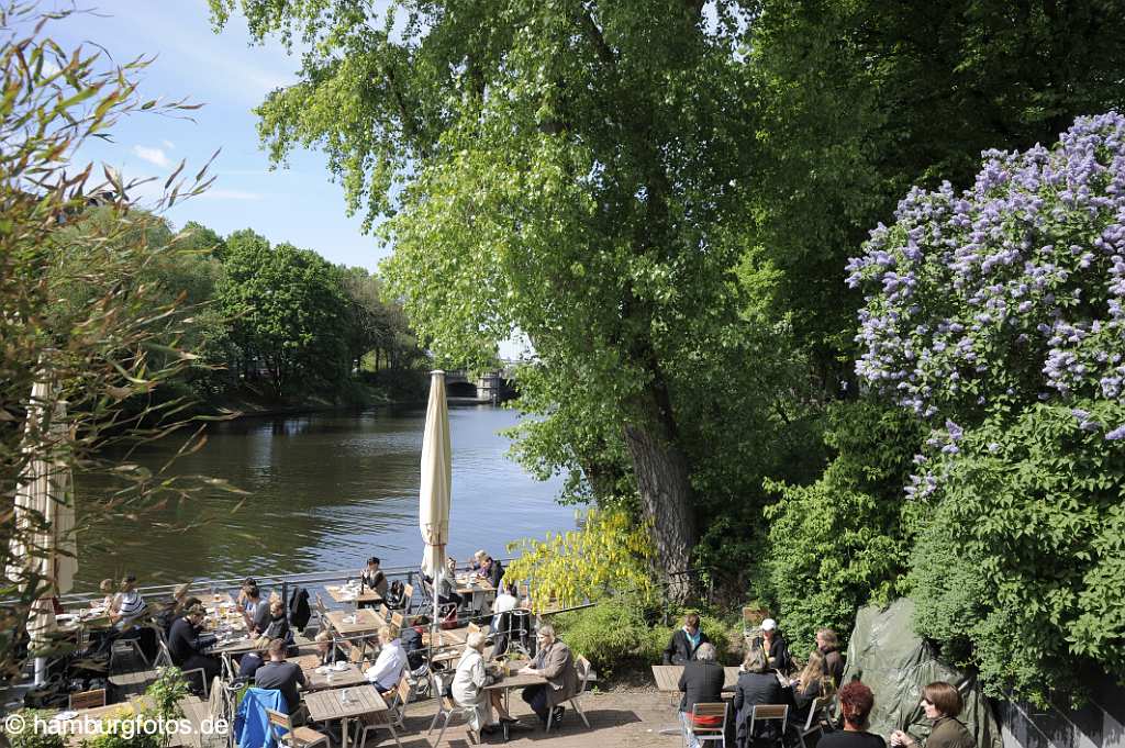 id512809 Restaurant am einem Alsterarm