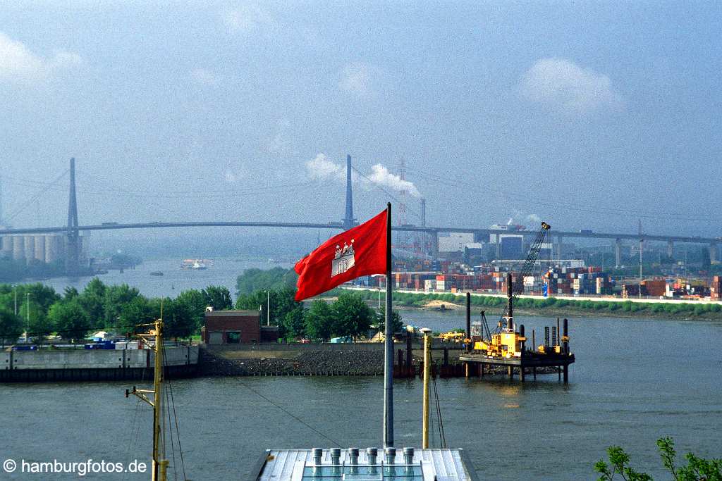 id10562 Hafenfahne, Köhlbrandbrücke