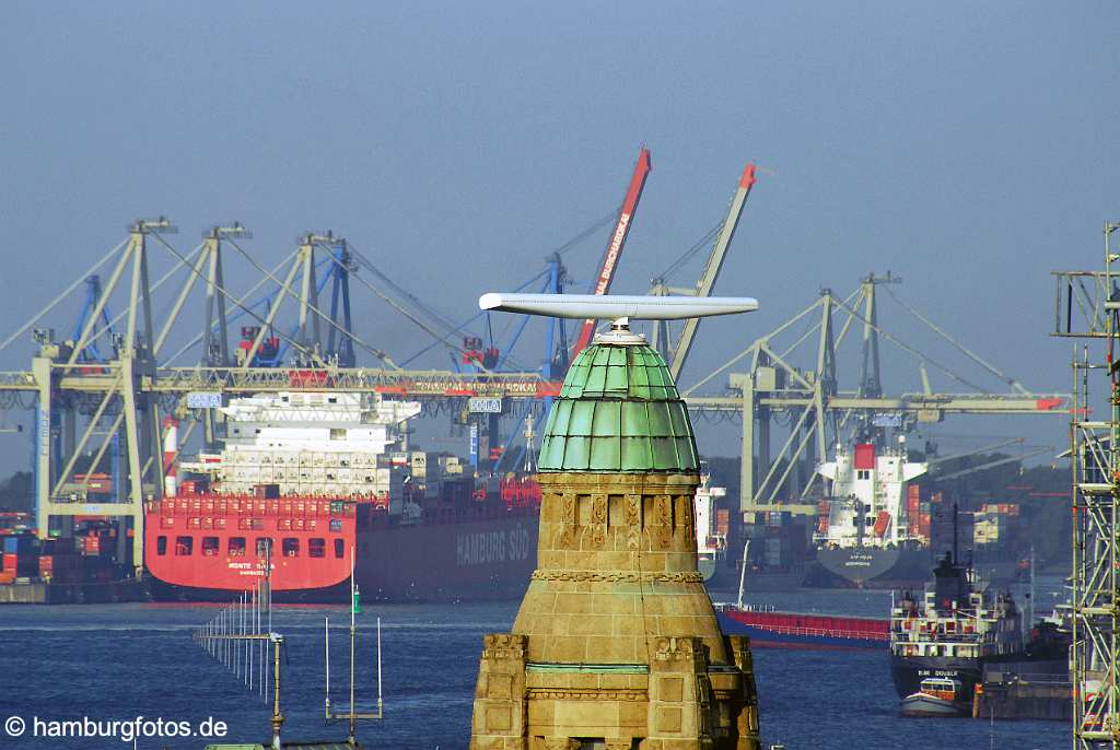 id108978 Landungsbrücken mit Containerterminal