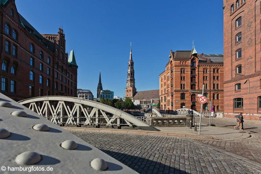 bz00600 Blick von der Strasse Pickhuben in der historischen Hamburger Speicherstadt