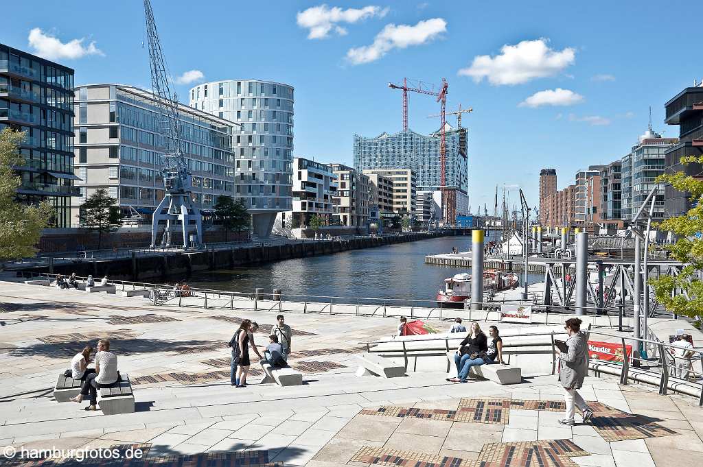 id517685 Magelan Terrassen mit Blick auf den Sandtorhafen 2012