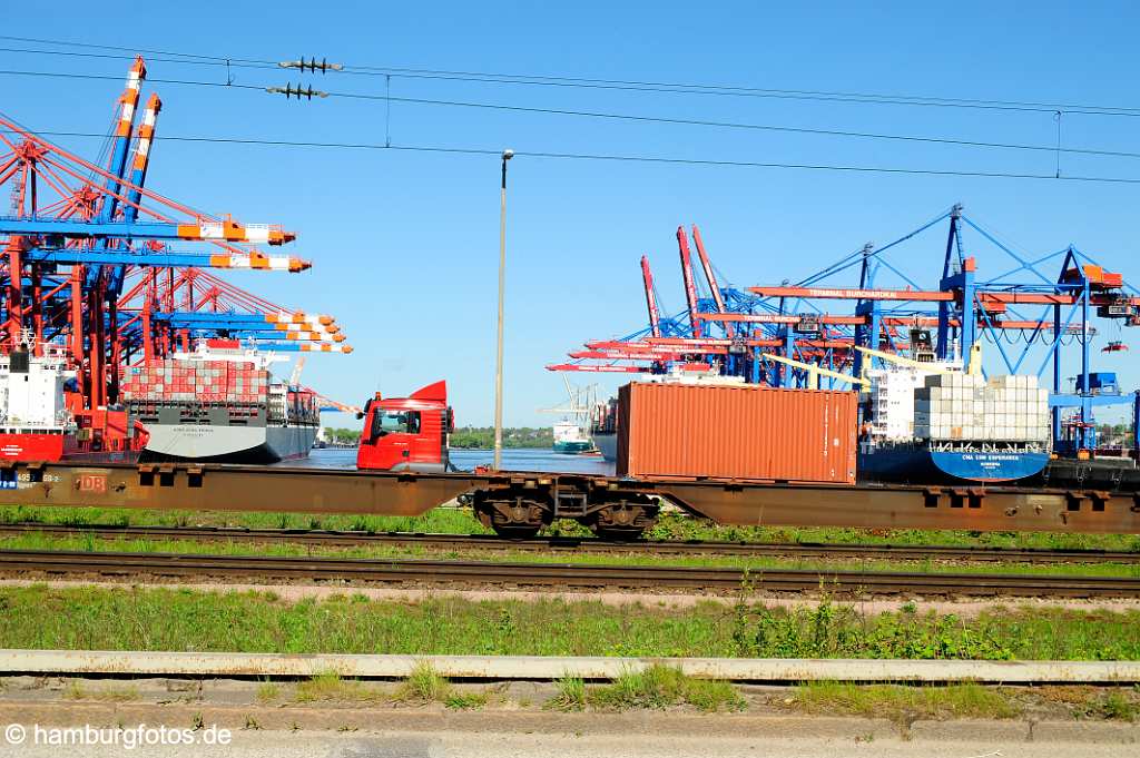 id510518 Containerterminals, Lkw und Schienen-Verkehr