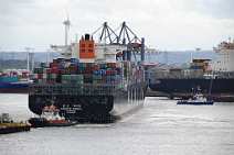 id514948 Containerschiff Hanjin Korea wird im Parkhafen bei Hamburg-Waltershof gedreht