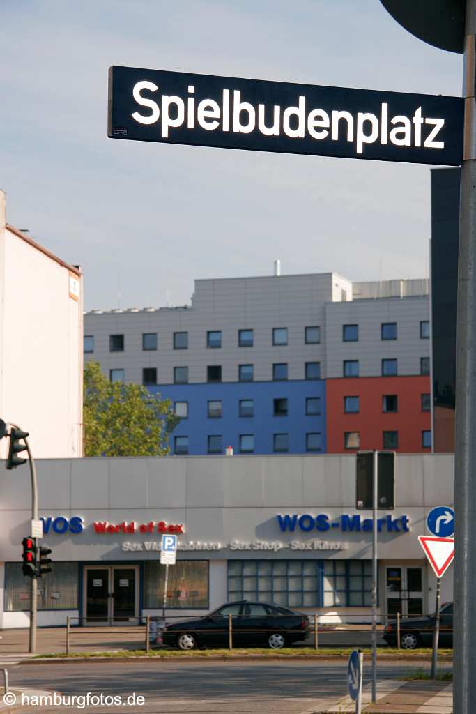 id105073 Spielbudenplatz | Motive rund um die Reeperbahn | Stassenschild Spielbudenplatz