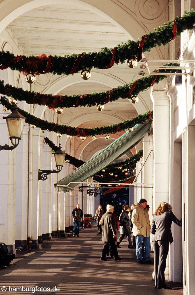 weih040 Hamburg im Winter und zur Weihnachtszeit. Alsterarkaden.