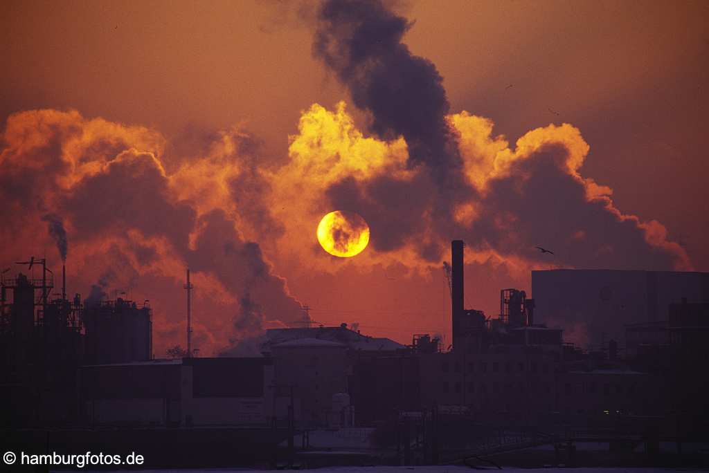 id104865 Hansestadt Hamburg | Fotografien zum Thema Winter und Weihnachten | Industrie, Sonne, Rauch, Qualm