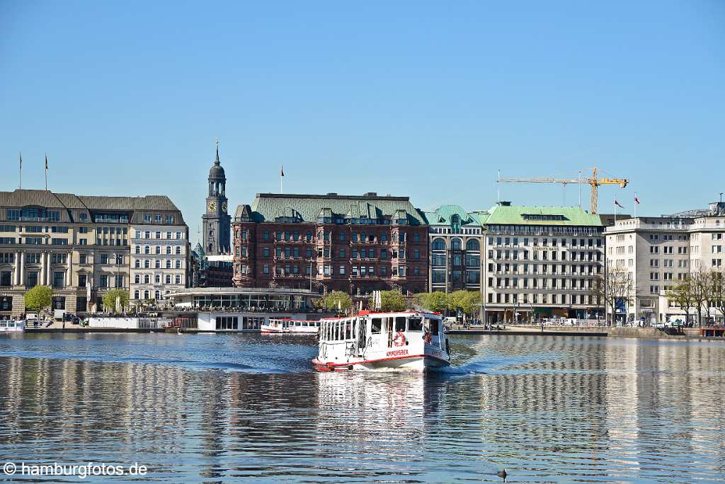 id521431 Skyline Hamburg City, Alsterboot