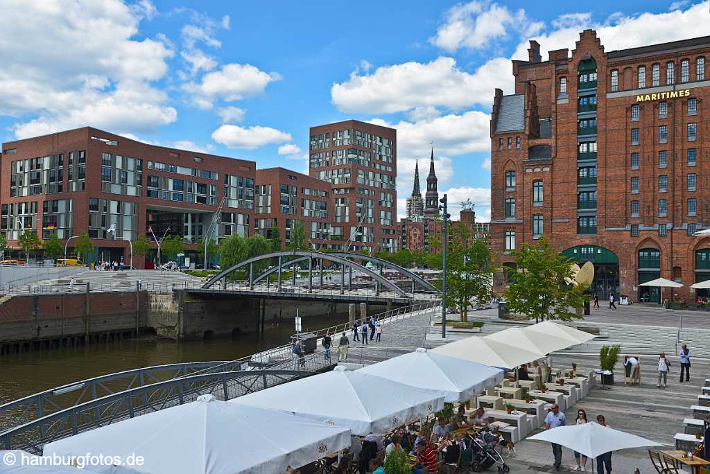 id521868 Osakaalle, Störtebeker Ufer mit Magdeburger Hafen und Elbpromenade