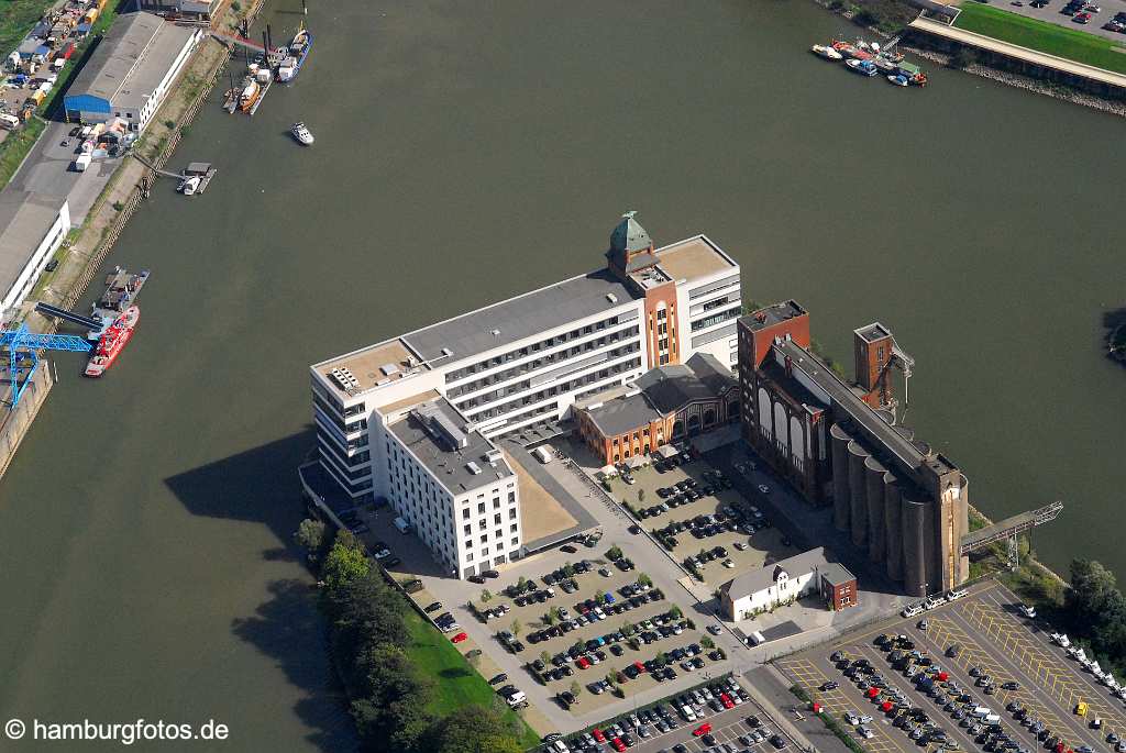 id107471 Düsseldorf am Rhein aus der Vogelperspektive | Duesseldorf from a bird's eye view , aerial photography, aerial picture, aerial pictures, air photo, air photos, bird's eye view, Düsseldorf, Duesseldorf, Germany, Luftbild, Luftbilder, Nordrhein-Westfahlen, Rhein, Vogelperspektive