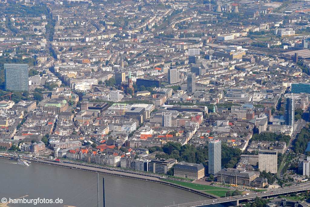 id107475 Düsseldorf am Rhein aus der Vogelperspektive | Duesseldorf from a bird's eye view , aerial photography, aerial picture, aerial pictures, air photo, air photos, bird's eye view, Düsseldorf, Duesseldorf, Germany, Luftbild, Luftbilder, Nordrhein-Westfahlen, Rhein, Vogelperspektive