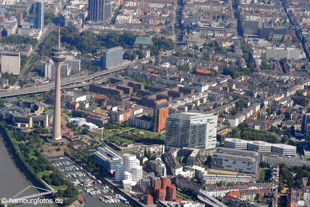 id107478 Düsseldorf am Rhein aus der Vogelperspektive | Duesseldorf from a bird's eye view , aerial photography, aerial picture, aerial pictures, air photo, air photos, bird's eye view, Düsseldorf, Duesseldorf, Germany, Luftbild, Luftbilder, Nordrhein-Westfahlen, Rhein, Vogelperspektive