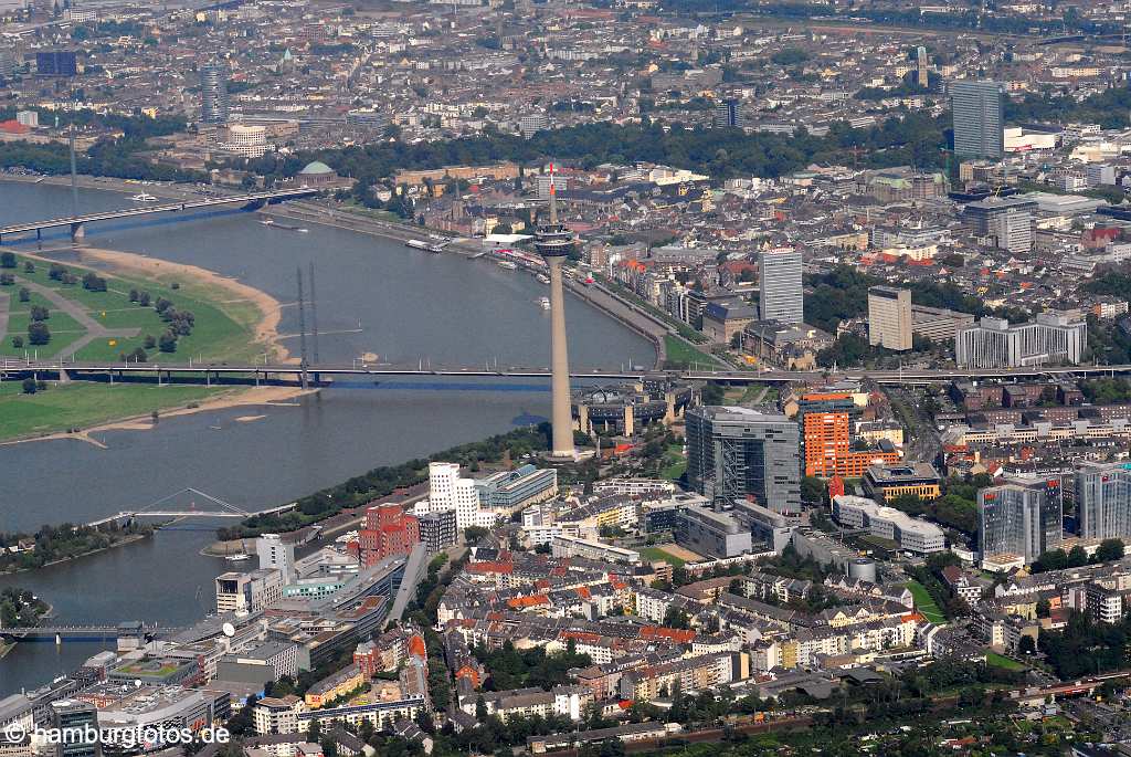 id107484 Düsseldorf am Rhein aus der Vogelperspektive | Duesseldorf from a bird's eye view , aerial photography, aerial picture, aerial pictures, air photo, air photos, bird's eye view, Düsseldorf, Duesseldorf, Germany, Luftbild, Luftbilder, Nordrhein-Westfahlen, Rhein, Vogelperspektive