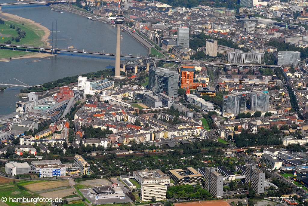 id107485 Düsseldorf am Rhein aus der Vogelperspektive | Duesseldorf from a bird's eye view , aerial photography, aerial picture, aerial pictures, air photo, air photos, bird's eye view, Düsseldorf, Duesseldorf, Germany, Luftbild, Luftbilder, Nordrhein-Westfahlen, Rhein, Vogelperspektive