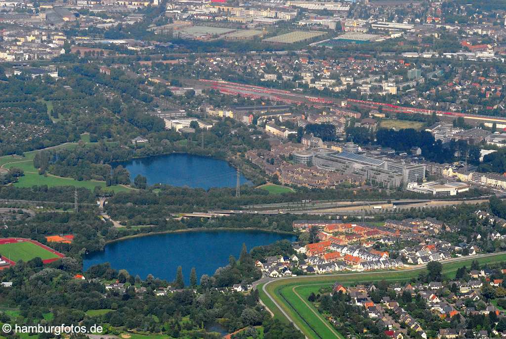 id107490 Düsseldorf am Rhein aus der Vogelperspektive | Duesseldorf from a bird's eye view , aerial photography, aerial picture, aerial pictures, air photo, air photos, bird's eye view, Düsseldorf, Duesseldorf, Germany, Luftbild, Luftbilder, Nordrhein-Westfahlen, Rhein, Vogelperspektive