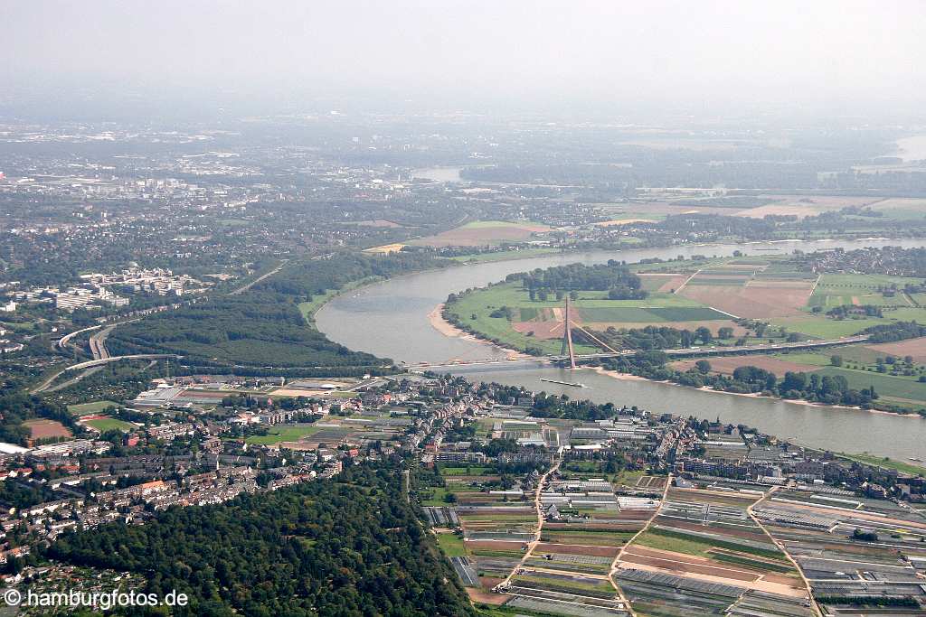 id107829 Düsseldorf am Rhein aus der Vogelperspektive | Duesseldorf from a bird's eye view , aerial photography, aerial picture, aerial pictures, air photo, air photos, bird's eye view, Düsseldorf, Duesseldorf, Germany, Luftbild, Luftbilder, Nordrhein-Westfahlen, Rhein, Vogelperspektive