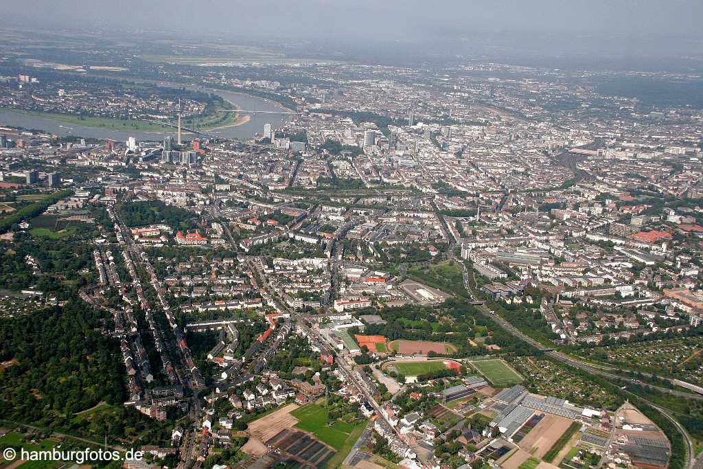 id107837 Düsseldorf am Rhein aus der Vogelperspektive | Duesseldorf from a bird's eye view , aerial photography, aerial picture, aerial pictures, air photo, air photos, bird's eye view, Düsseldorf, Duesseldorf, Germany, Luftbild, Luftbilder, Nordrhein-Westfahlen, Rhein, Vogelperspektive