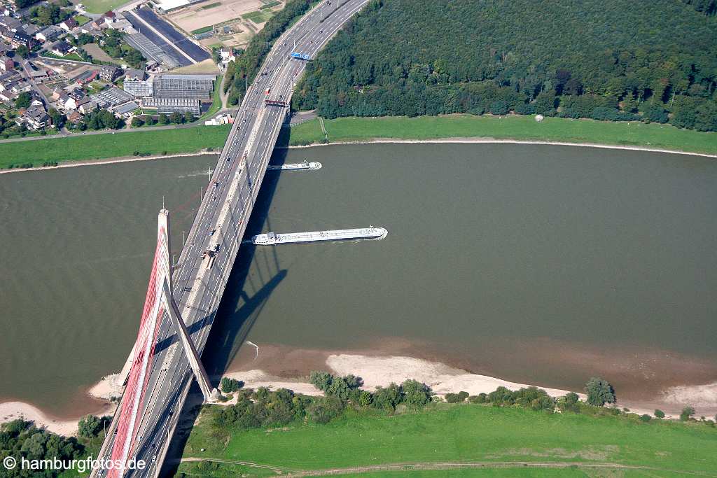 id107841 Düsseldorf am Rhein aus der Vogelperspektive | Duesseldorf from a bird's eye view , aerial photography, aerial picture, aerial pictures, air photo, air photos, bird's eye view, Düsseldorf, Duesseldorf, Germany, Luftbild, Luftbilder, Nordrhein-Westfahlen, Rhein, Vogelperspektive