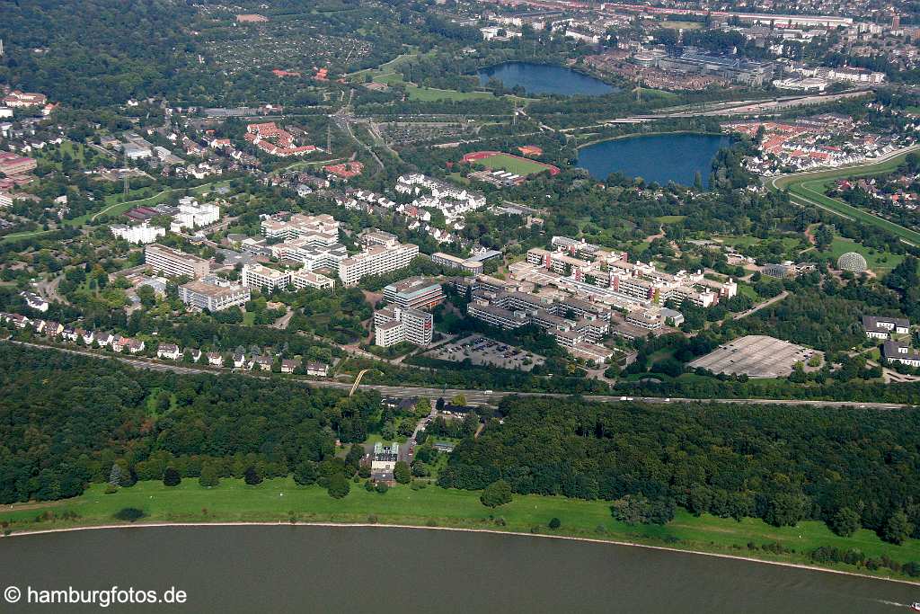 id107842 Düsseldorf am Rhein aus der Vogelperspektive | Duesseldorf from a bird's eye view , aerial photography, aerial picture, aerial pictures, air photo, air photos, bird's eye view, Düsseldorf, Duesseldorf, Germany, Luftbild, Luftbilder, Nordrhein-Westfahlen, Rhein, Vogelperspektive