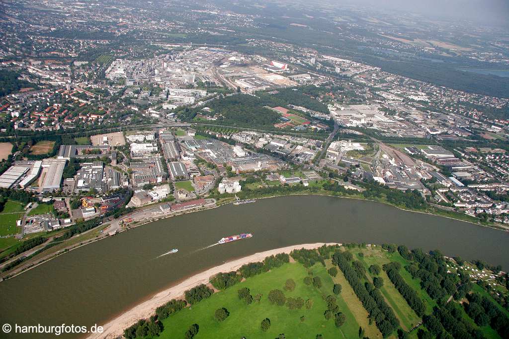 id107851 Düsseldorf am Rhein aus der Vogelperspektive | Duesseldorf from a bird's eye view , aerial photography, aerial picture, aerial pictures, air photo, air photos, bird's eye view, Düsseldorf, Duesseldorf, Germany, Luftbild, Luftbilder, Nordrhein-Westfahlen, Rhein, Vogelperspektive