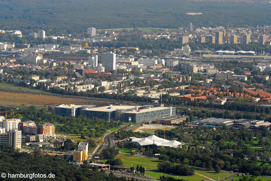 id107673 Luftbilder von Frankfurt am Main | aerial photography of Frankfurt am Main, aerial photography, aerial picture, aerial pictures, air photo, air photos, bird's eye view, Frankfurt am Main, Germany, Hessen, Luftbild, Luftbilder, Main, Vogelperspektive