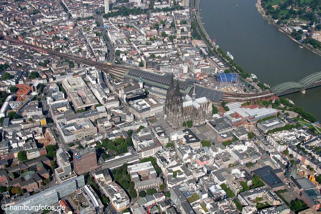 id107867 Köln aus der Vogelperspektive | Cologne from a bird's eye view , aerial photography, aerial picture, aerial pictures, air photo, air photos, bird's eye view, Cologne, Germany, Koeln, Luftbild, Luftbilder, NRW, Rhein, Rhine, Vogelperspektive