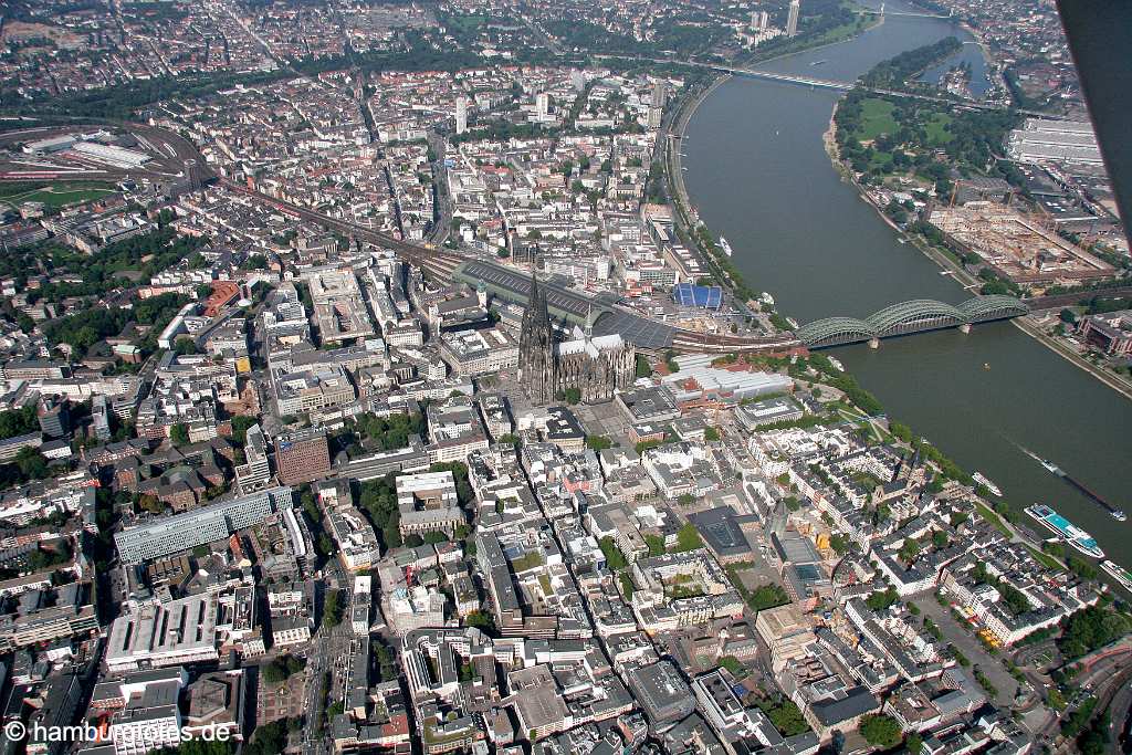 id107868 Köln aus der Vogelperspektive | Cologne from a bird's eye view , aerial photography, aerial picture, aerial pictures, air photo, air photos, bird's eye view, Cologne, Germany, Koeln, Luftbild, Luftbilder, NRW, Rhein, Rhine, Vogelperspektive