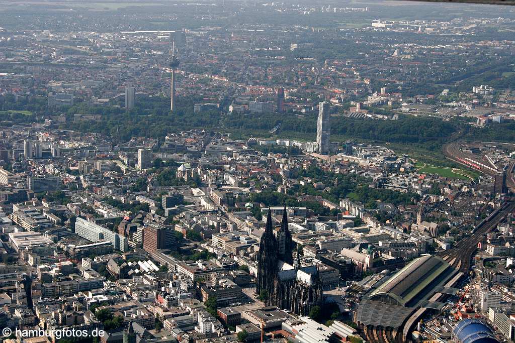 id107883 Köln aus der Vogelperspektive | Cologne from a bird's eye view , aerial photography, aerial picture, aerial pictures, air photo, air photos, bird's eye view, Cologne, Germany, Koeln, Luftbild, Luftbilder, NRW, Rhein, Rhine, Vogelperspektive