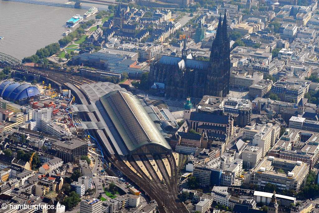 id207523 Köln aus der Vogelperspektive | Cologne from a bird's eye view , aerial photography, aerial picture, aerial pictures, air photo, air photos, bird's eye view, Cologne, Germany, Koeln, Luftbild, Luftbilder, NRW, Rhein, Rhine, Vogelperspektive