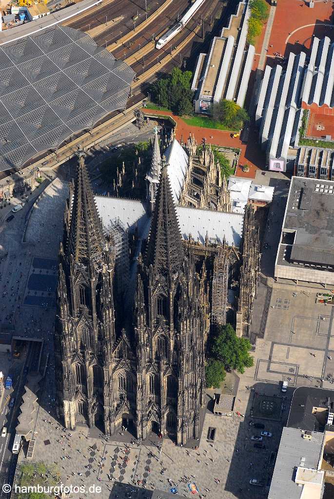 id207547 Köln aus der Vogelperspektive | Cologne from a bird's eye view Kölner DOM, Cathedral of Cologne, aerial photography, aerial picture, aerial pictures, air photo, air photos, bird's eye view, Cologne, Germany, Koeln, Luftbild, Luftbilder, NRW, Rhein, Rhine, Vogelperspektive