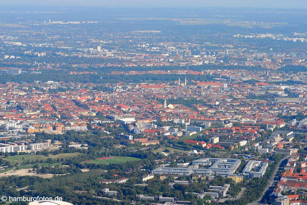 id107164 München an der Isar aus der Vogelperspektive | Munich from a bird's eye view , aerial photography, aerial picture, aerial pictures, air photo, air photos, Bayern, bird's eye view, Germany, Isar, Landeshauptstadt, Luftbild, Luftbilder, München, Munich, Vogelperspektive