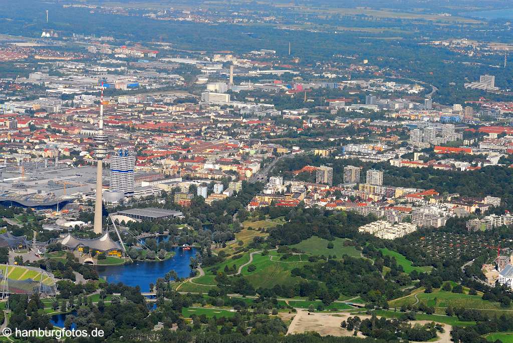 id107173 München an der Isar aus der Vogelperspektive | Munich from a bird's eye view , aerial photography, aerial picture, aerial pictures, air photo, air photos, Bayern, bird's eye view, Germany, Isar, Landeshauptstadt, Luftbild, Luftbilder, München, Munich, Vogelperspektive