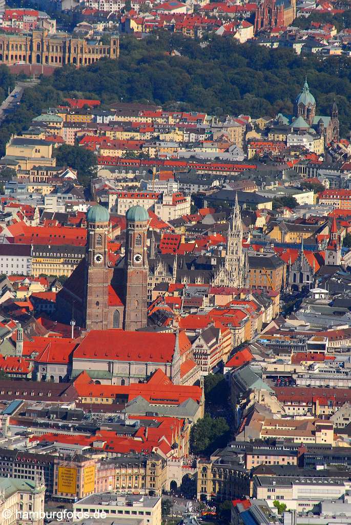 id107186 München an der Isar aus der Vogelperspektive | Munich from a bird's eye view , aerial photography, aerial picture, aerial pictures, air photo, air photos, Bayern, bird's eye view, Germany, Isar, Landeshauptstadt, Luftbild, Luftbilder, München, Munich, Vogelperspektive