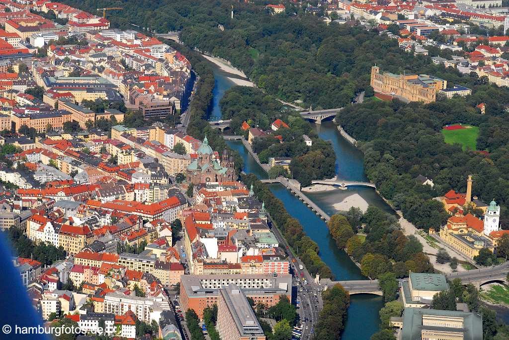 id107198 München an der Isar aus der Vogelperspektive | Munich from a bird's eye view , aerial photography, aerial picture, aerial pictures, air photo, air photos, Bayern, bird's eye view, Germany, Isar, Landeshauptstadt, Luftbild, Luftbilder, München, Munich, Vogelperspektive