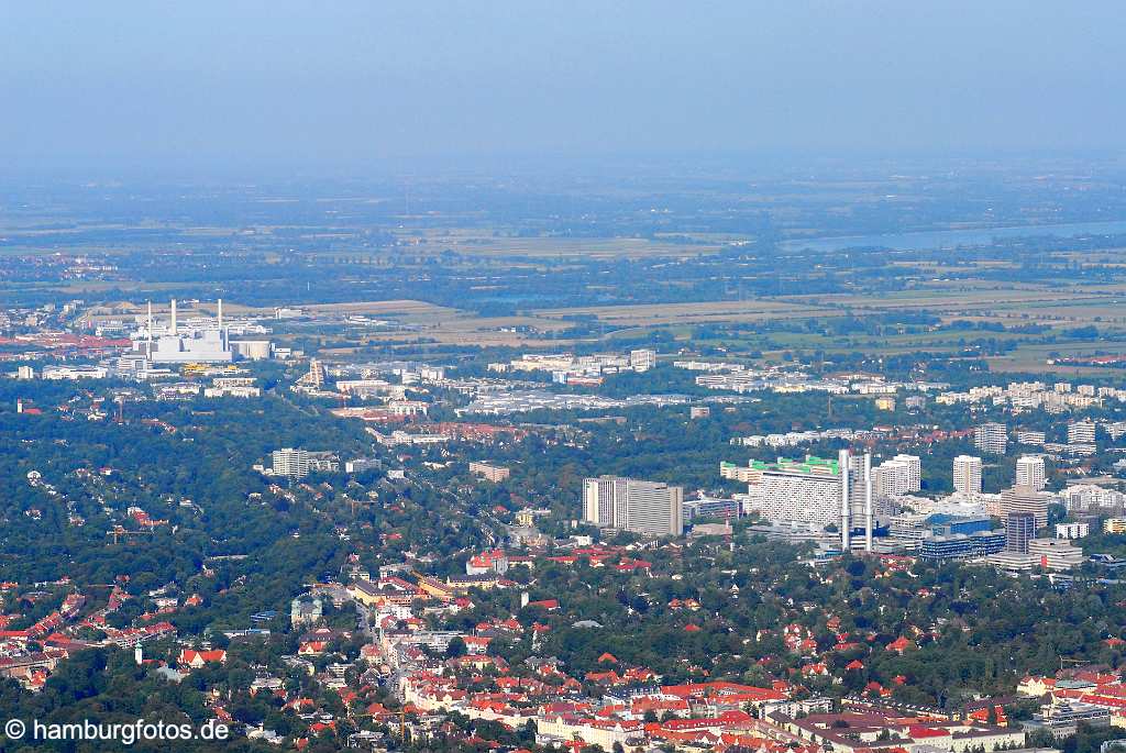 id107201 München an der Isar aus der Vogelperspektive | Munich from a bird's eye view , aerial photography, aerial picture, aerial pictures, air photo, air photos, Bayern, bird's eye view, Germany, Isar, Landeshauptstadt, Luftbild, Luftbilder, München, Munich, Vogelperspektive