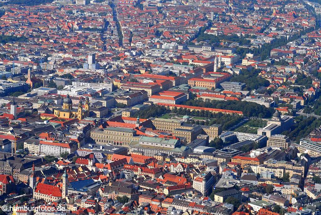 id107204 München an der Isar aus der Vogelperspektive | Munich from a bird's eye view , aerial photography, aerial picture, aerial pictures, air photo, air photos, Bayern, bird's eye view, Germany, Isar, Landeshauptstadt, Luftbild, Luftbilder, München, Munich, Vogelperspektive