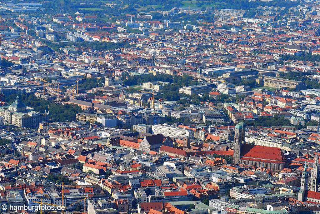 id107205 München an der Isar aus der Vogelperspektive | Munich from a bird's eye view , aerial photography, aerial picture, aerial pictures, air photo, air photos, Bayern, bird's eye view, Germany, Isar, Landeshauptstadt, Luftbild, Luftbilder, München, Munich, Vogelperspektive