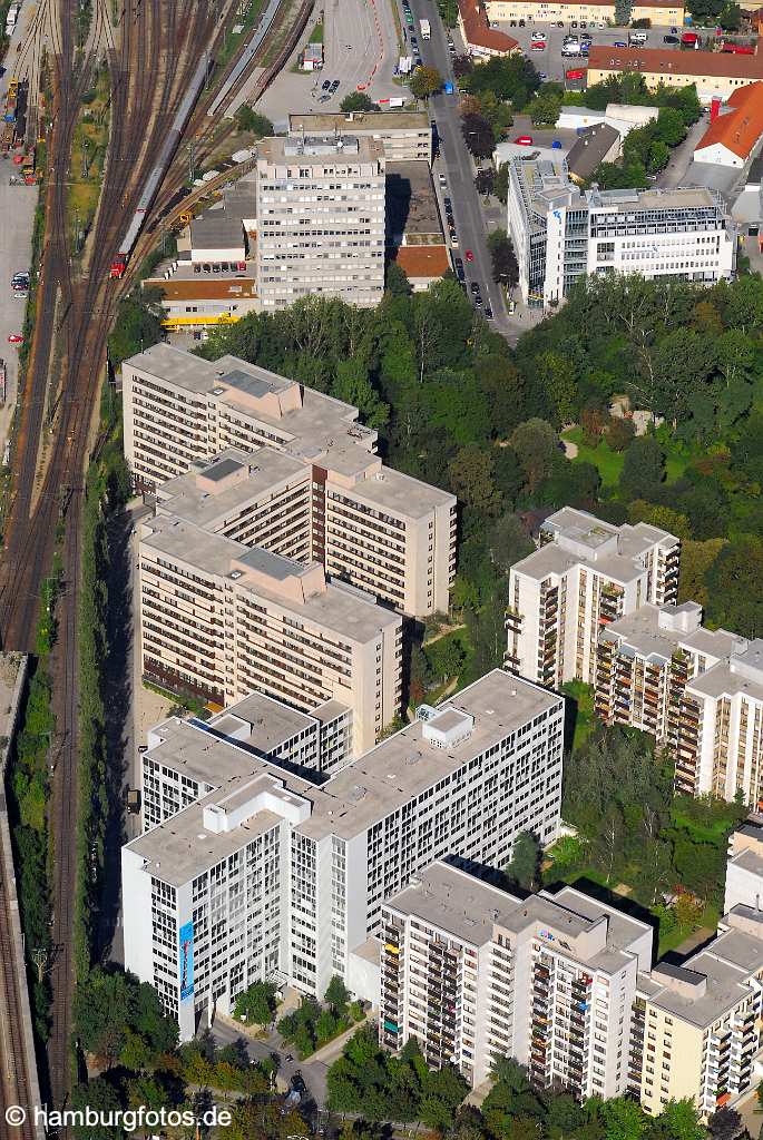 id107210 München an der Isar aus der Vogelperspektive | Munich from a bird's eye view , aerial photography, aerial picture, aerial pictures, air photo, air photos, Bayern, bird's eye view, Germany, Isar, Landeshauptstadt, Luftbild, Luftbilder, München, Munich, Vogelperspektive