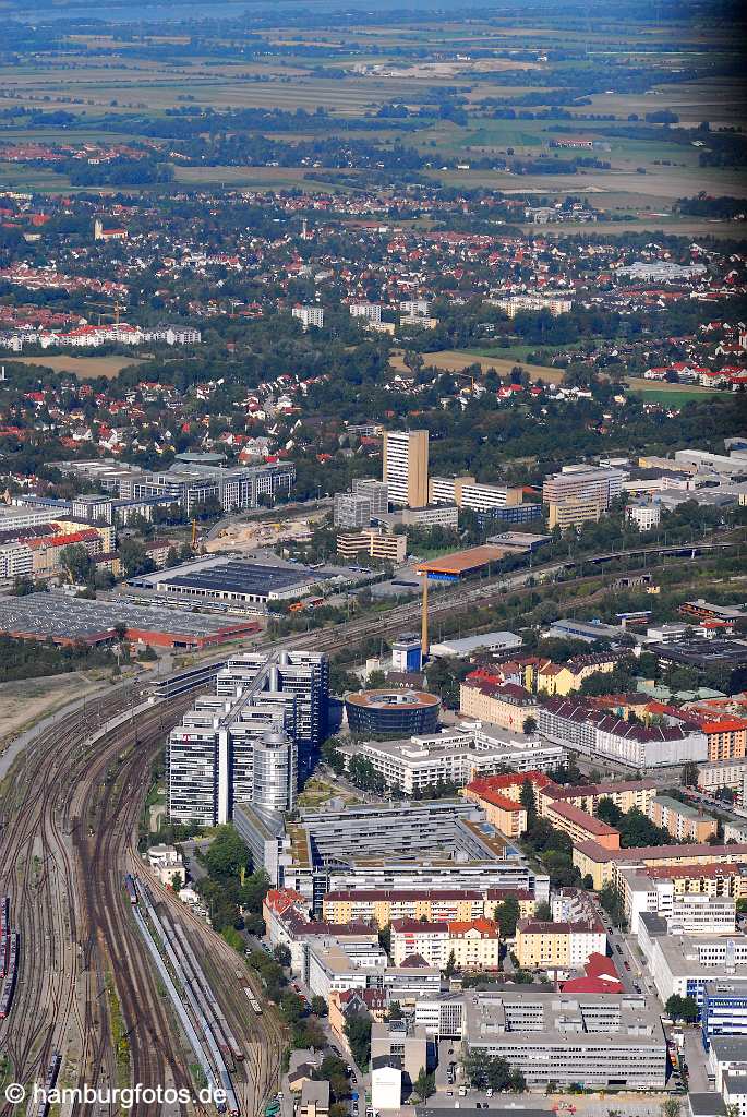 id107211 München an der Isar aus der Vogelperspektive | Munich from a bird's eye view , aerial photography, aerial picture, aerial pictures, air photo, air photos, Bayern, bird's eye view, Germany, Isar, Landeshauptstadt, Luftbild, Luftbilder, München, Munich, Vogelperspektive