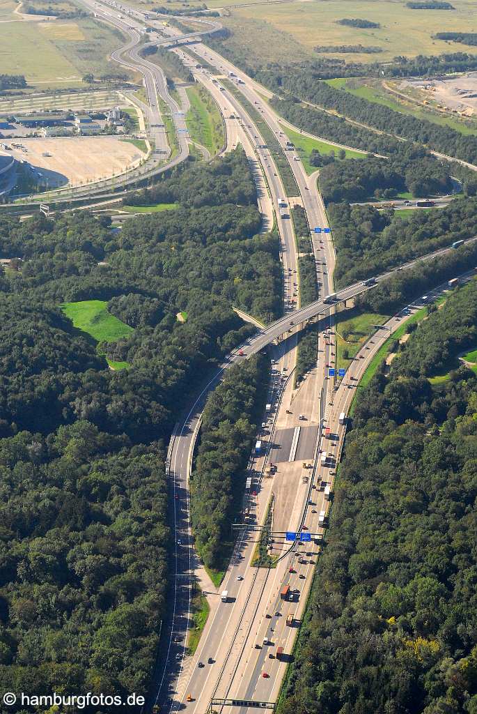 id107228 München an der Isar aus der Vogelperspektive | Munich from a bird's eye view , aerial photography, aerial picture, aerial pictures, air photo, air photos, Bayern, bird's eye view, Germany, Isar, Landeshauptstadt, Luftbild, Luftbilder, München, Munich, Vogelperspektive