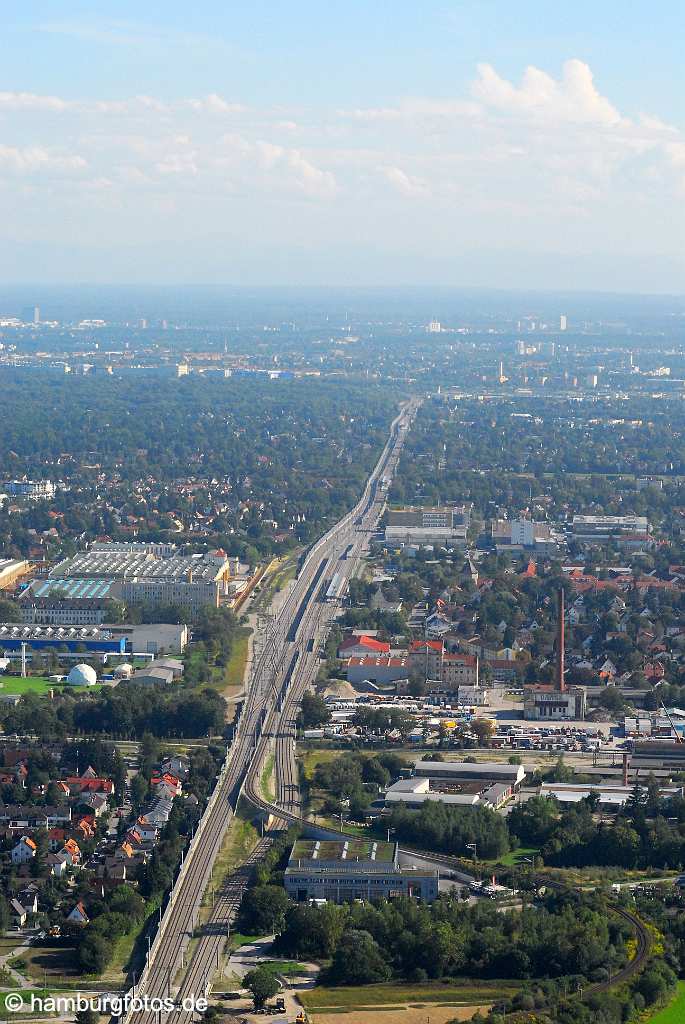 id107250 München an der Isar aus der Vogelperspektive | Munich from a bird's eye view , aerial photography, aerial picture, aerial pictures, air photo, air photos, Bayern, bird's eye view, Germany, Isar, Landeshauptstadt, Luftbild, Luftbilder, München, Munich, Vogelperspektive