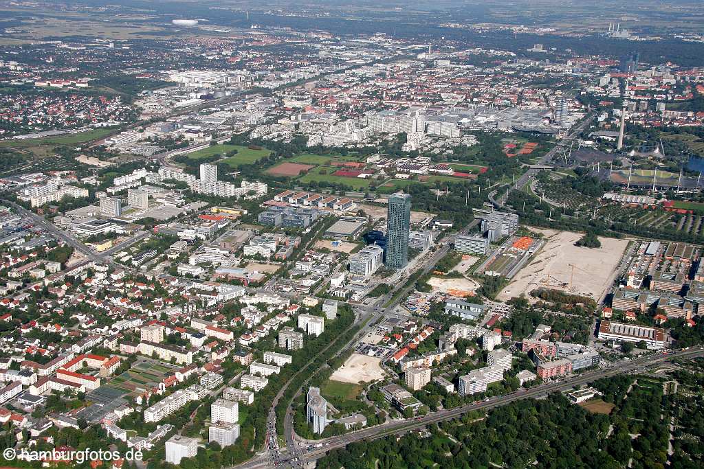 id108037 München an der Isar aus der Vogelperspektive | Munich from a bird's eye view , aerial photography, aerial picture, aerial pictures, air photo, air photos, Bayern, bird's eye view, Germany, Isar, Landeshauptstadt, Luftbild, Luftbilder, München, Munich, Vogelperspektive