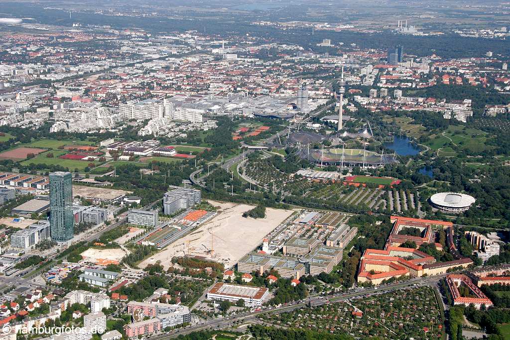 id108042 München an der Isar aus der Vogelperspektive | Munich from a bird's eye view , aerial photography, aerial picture, aerial pictures, air photo, air photos, Bayern, bird's eye view, Germany, Isar, Landeshauptstadt, Luftbild, Luftbilder, München, Munich, Vogelperspektive