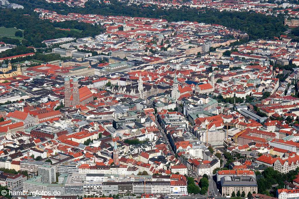 id108054 München an der Isar aus der Vogelperspektive | Munich from a bird's eye view , aerial photography, aerial picture, aerial pictures, air photo, air photos, Bayern, bird's eye view, Germany, Isar, Landeshauptstadt, Luftbild, Luftbilder, München, Munich, Vogelperspektive