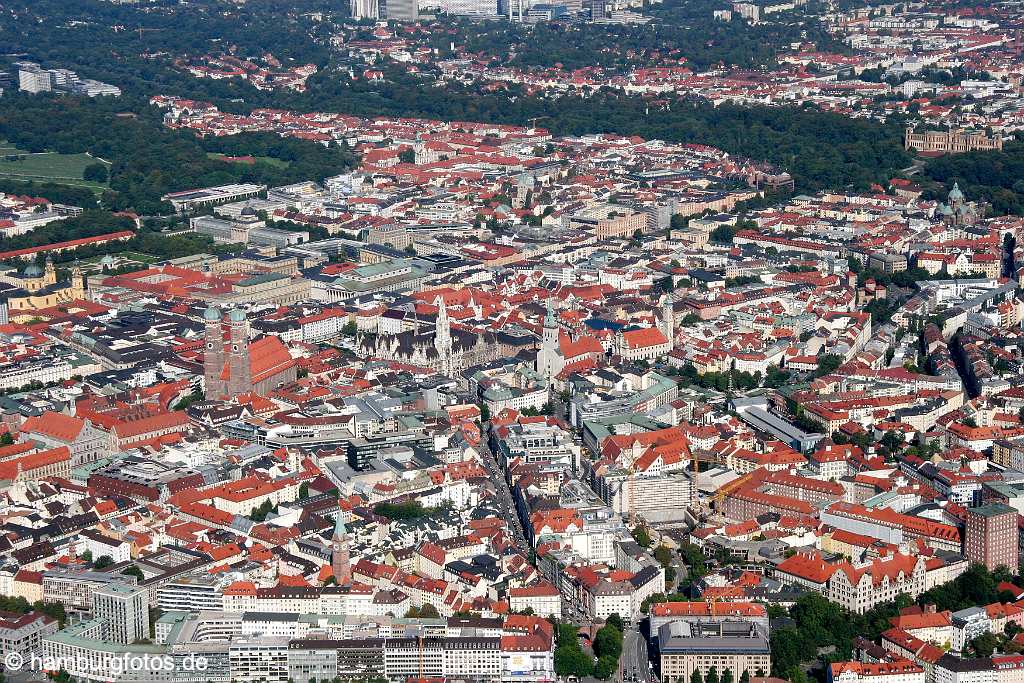 id108055 München an der Isar aus der Vogelperspektive | Munich from a bird's eye view , aerial photography, aerial picture, aerial pictures, air photo, air photos, Bayern, bird's eye view, Germany, Isar, Landeshauptstadt, Luftbild, Luftbilder, München, Munich, Vogelperspektive